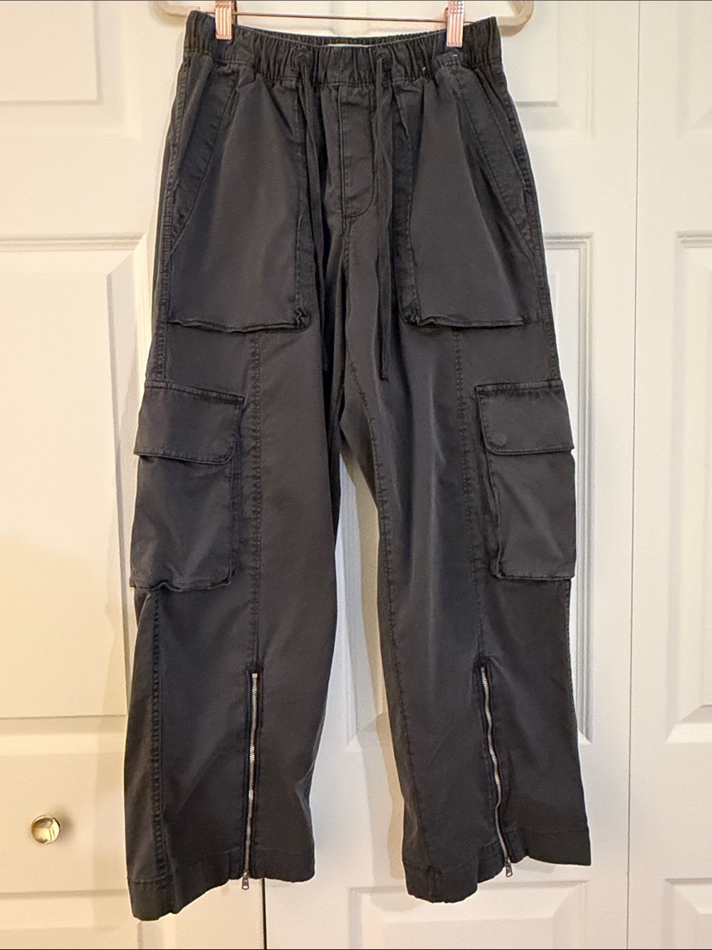Abercrombie & Fitch High-Rise Baggy Cargo Pants NWOT